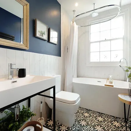 Tranquil Townhouse In Clifton Wood ブリストル