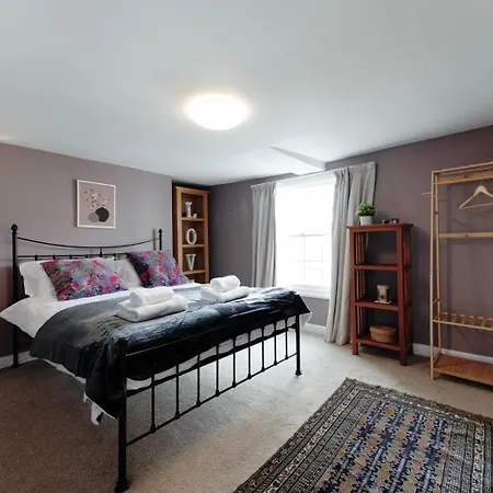 Tranquil Townhouse In Clifton Wood 別荘 *