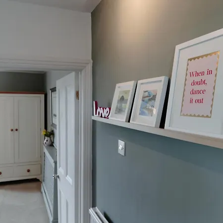 Tranquil Townhouse In Clifton Wood ブリストル