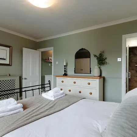 Nyaraló Tranquil Townhouse In Clifton Wood *