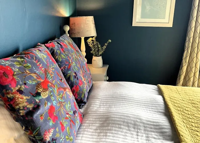 Fabulous Townhouse In Clifton *