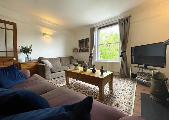 Fabulous Townhouse In Clifton Bristol