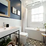 Tranquil Townhouse In Clifton Wood Bristol