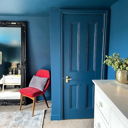 Tranquil Townhouse In Clifton Wood Holiday home *