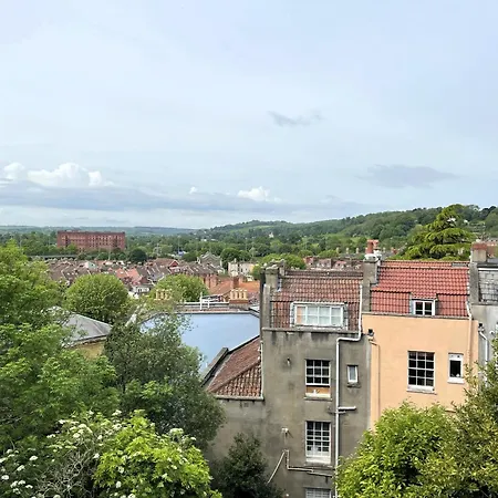Fabulous Townhouse In Clifton Bristol