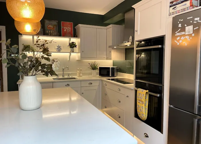 Fabulous Townhouse In Clifton