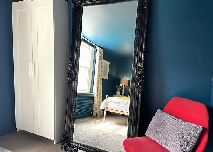 Fabulous Townhouse In Clifton *