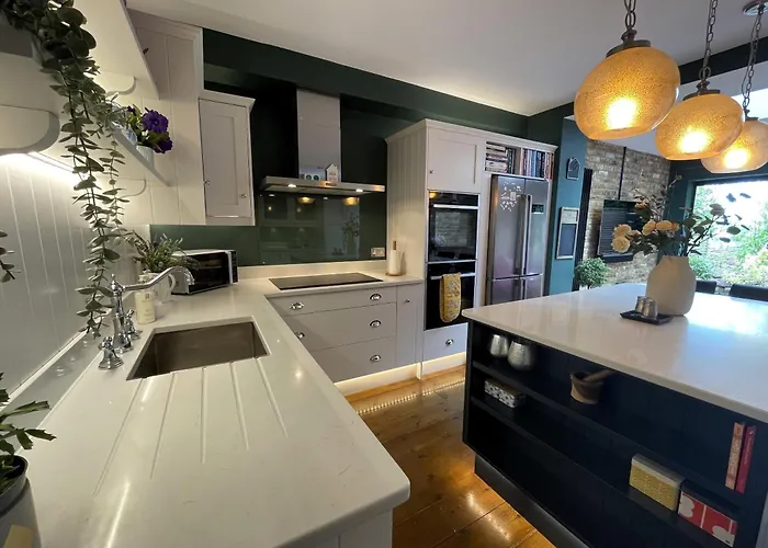 Fabulous Townhouse In Clifton Bristol