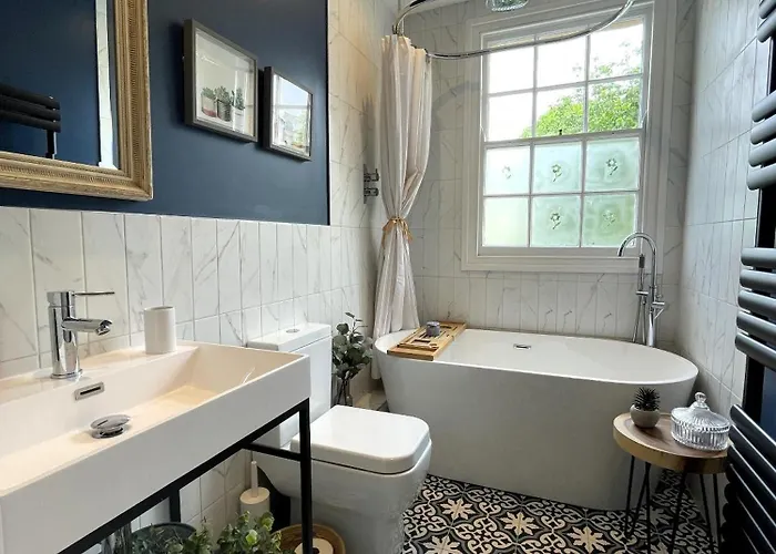 Holiday home Fabulous Townhouse In Clifton *