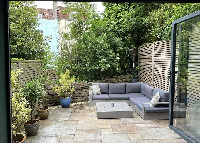 Fabulous Townhouse In Clifton Bristol